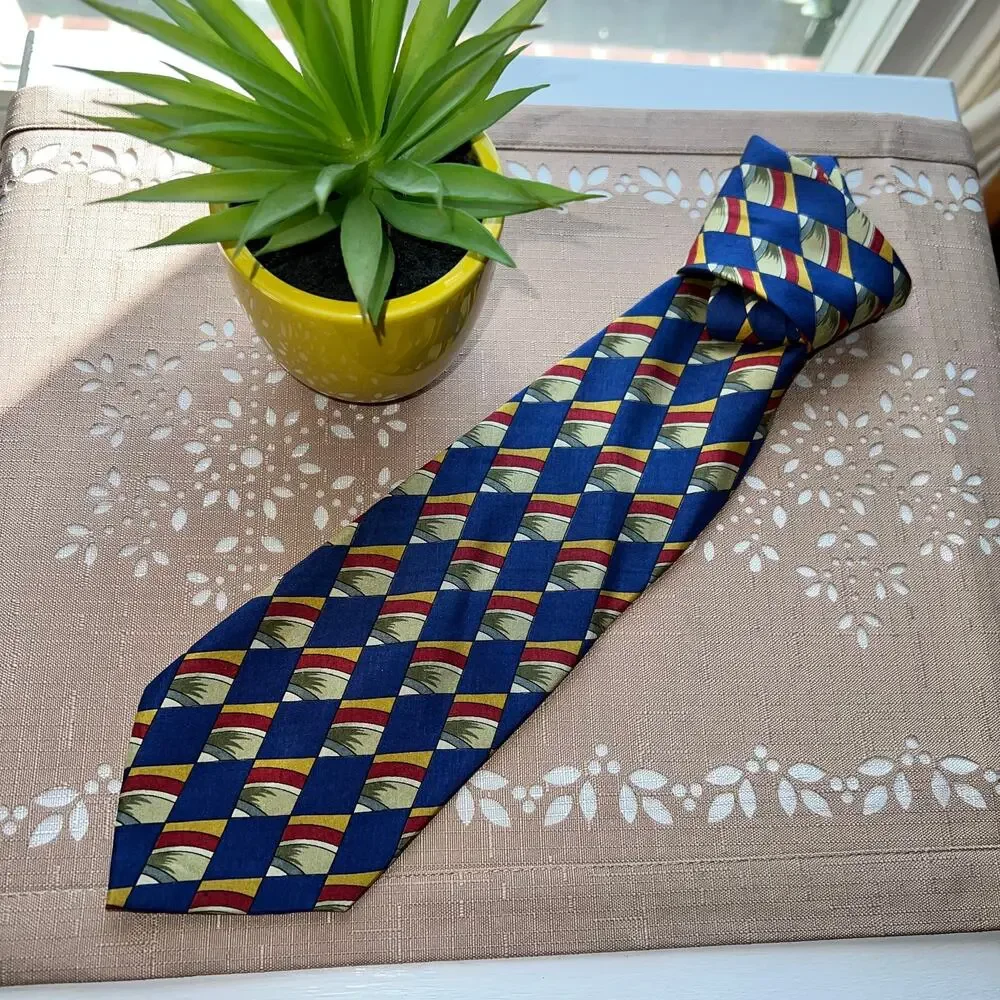 Crossbow Men's 100% Silk Geometric Diamond Shaped Print Formal Neck Tie
